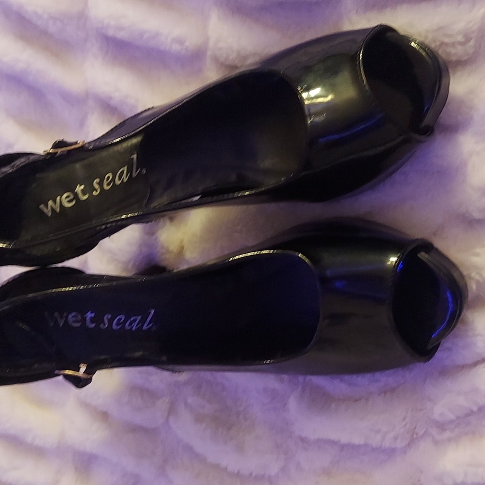 Simple black heels
